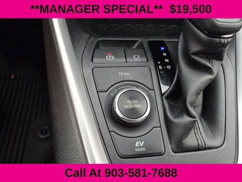 Used 2021 Toyota RAV4 XLE image 41