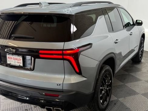 Used 2024 Chevrolet Traverse LT w/ Midnight/Sport Edition FWD image 11