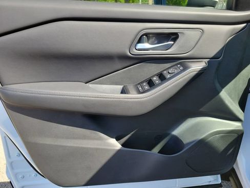 New 2026 Nissan Rogue SV FWD image 18