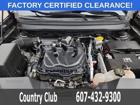Used 2021 Jeep Cherokee Trailhawk AWD/4WD image 33