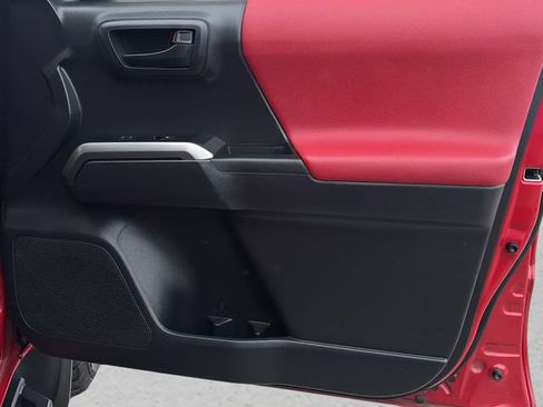 Used 2022 Toyota Tacoma SR5 RWD image 13