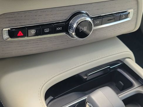 Certified 2024 Volvo XC90 T8 Plus w/ Protection Package AWD/4WD image 28