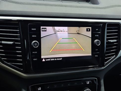 Certified 2023 Volkswagen Atlas Cross Sport SE FWD image 18