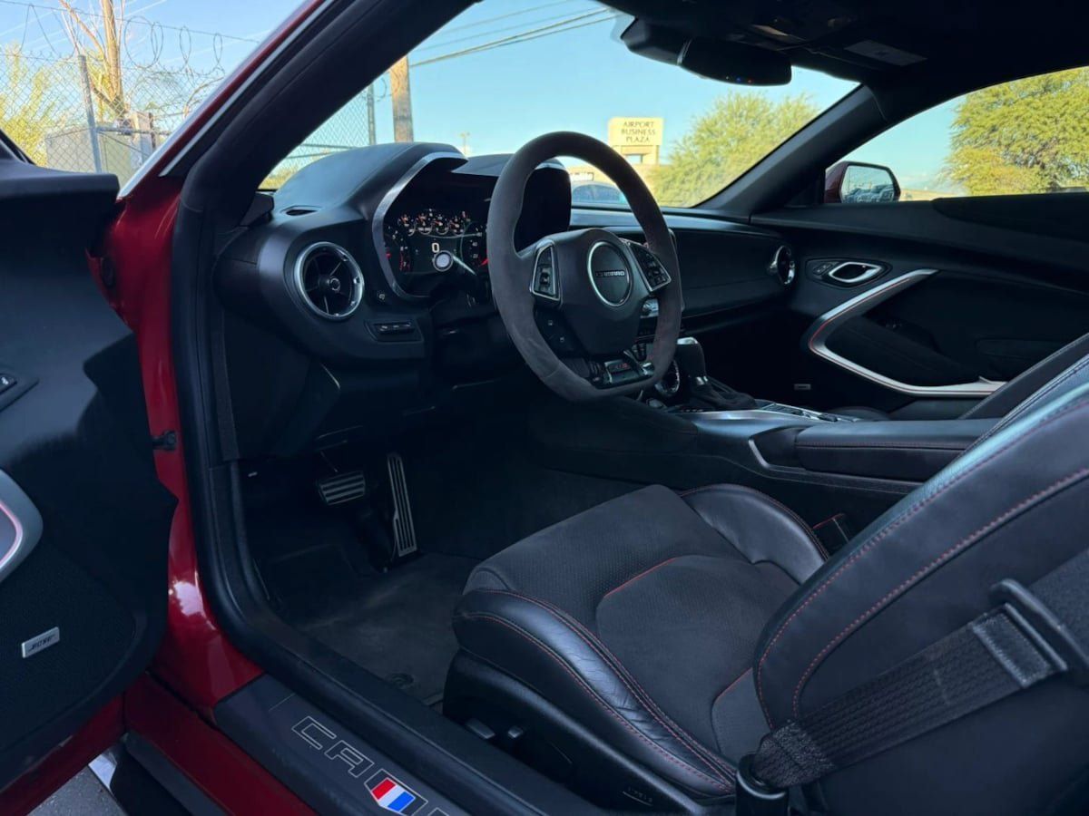 Used 2018 Chevrolet Camaro ZL1 RWD image 30