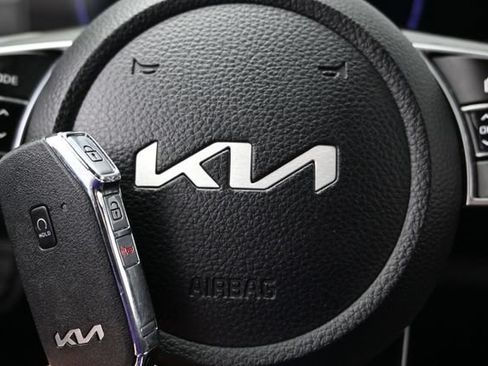 Used 2025 Kia Seltos S FWD image 46