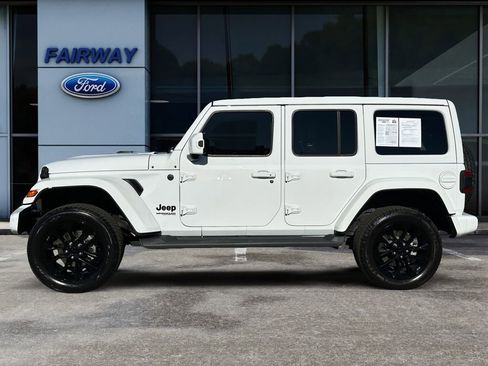 Used 2021 Jeep Wrangler Unlimited Sahara image 7