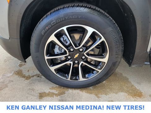 Used 2025 Chevrolet TrailBlazer LT FWD image 18