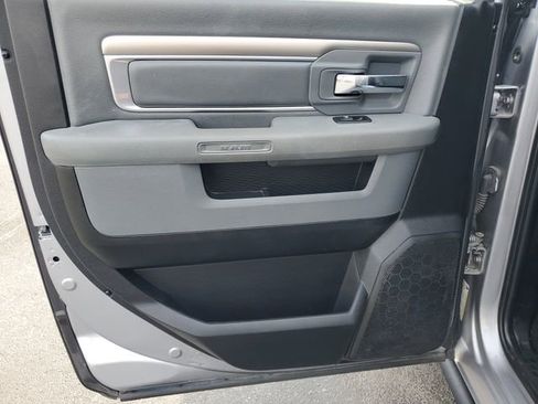 Used 2019 RAM 1500 Classic SLT AWD/4WD image 13