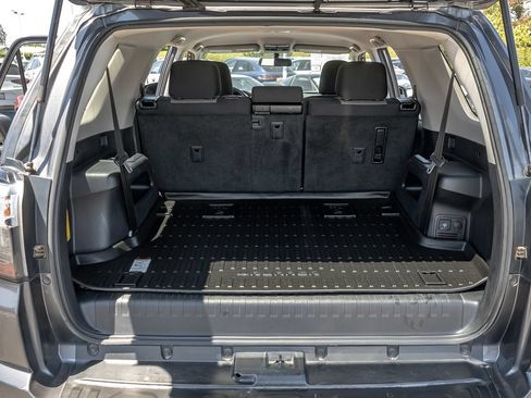 Used 2016 Toyota 4Runner SR5 AWD/4WD image 12