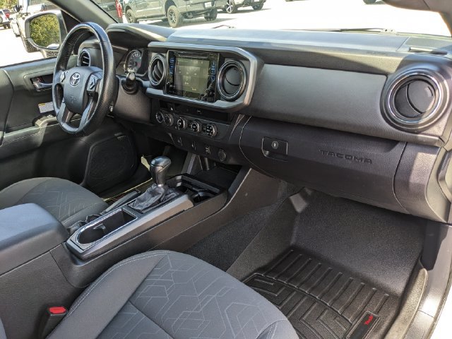 Used 2016 Toyota Tacoma TRD Off-Road w/ Towing Package AWD/4WD image 13