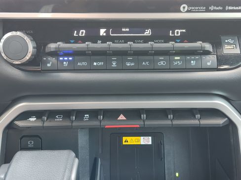 Used 2024 Toyota Sequoia Platinum AWD/4WD image 14