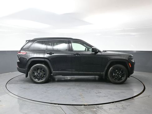 New 2026 Jeep Grand Cherokee Laredo AWD/4WD image 2