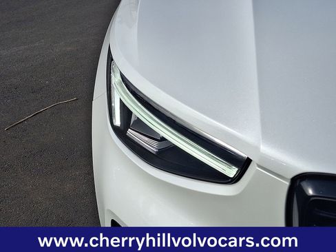 Certified 2025 Volvo XC40 B5 Plus image 10