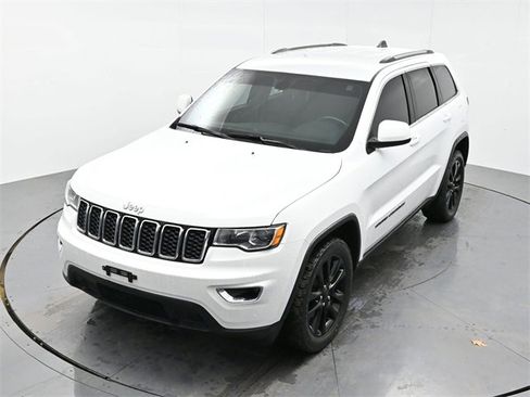 Used 2020 Jeep Grand Cherokee Laredo image 19
