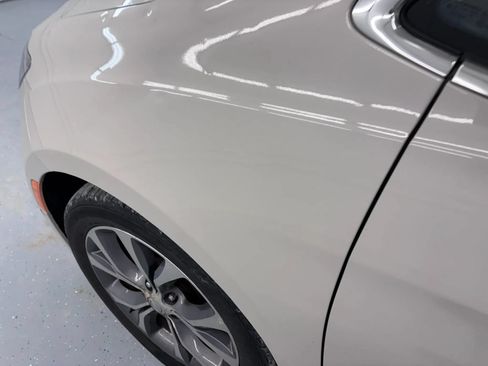 Used 2017 Chrysler Pacifica Limited w/ UConnect Theater Package FWD image 18