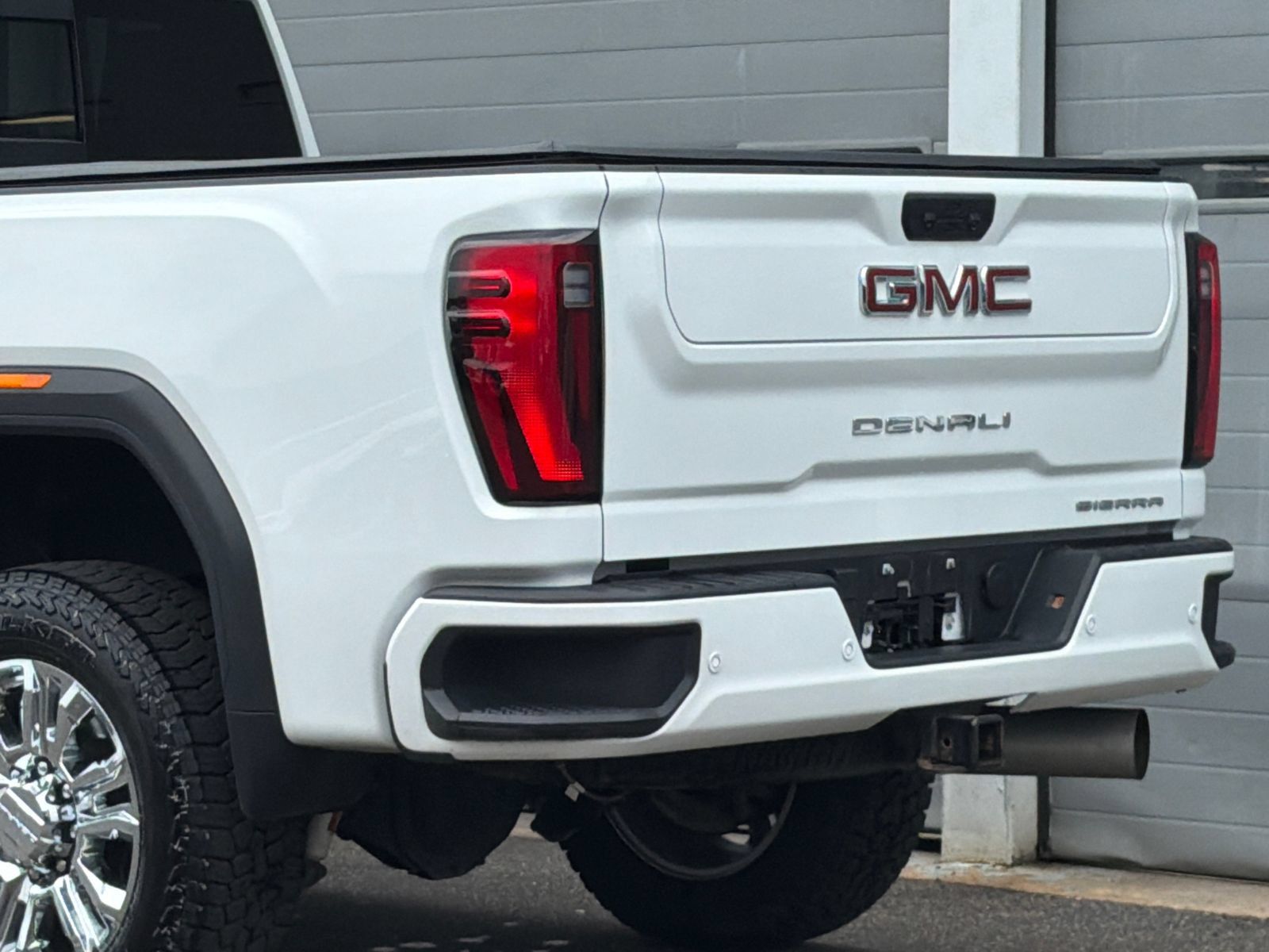 Used 2024 GMC Sierra 3500 Denali AWD/4WD image 8