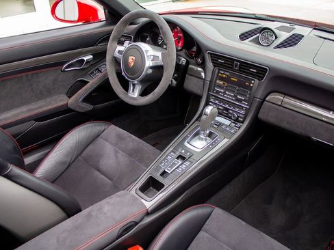 Used 2016 Porsche 911 Targa 4 GTS AWD/4WD image 14