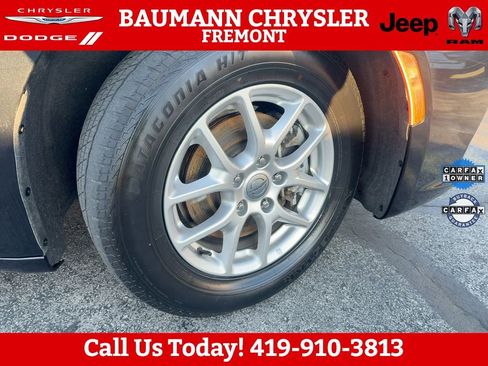 Used 2023 Chrysler Pacifica Touring-L FWD image 29