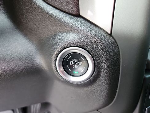 Used 2024 GMC Sierra 1500 Pro w/ Pro Value Package image 16