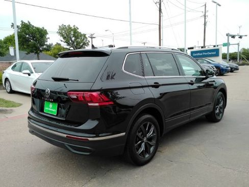 Used 2023 Volkswagen Tiguan SE FWD image 9