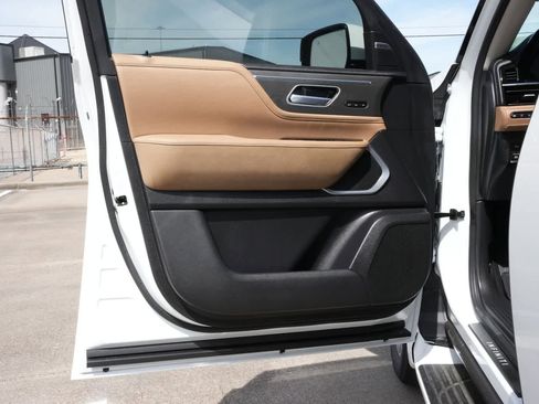 New 2026 INFINITI QX80 Luxe image 18