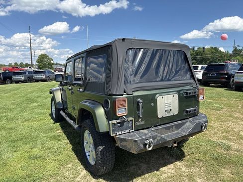 Used 2009 Jeep Wrangler Unlimited Sahara AWD/4WD image 12