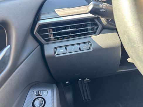 Used 2025 Nissan Altima 2.5 SV FWD image 34