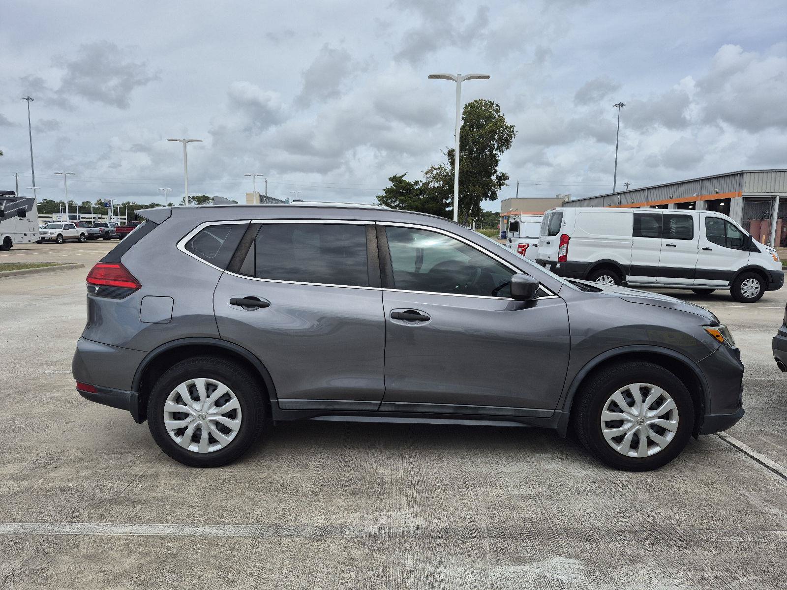 Used 2017 Nissan Rogue S FWD image 10