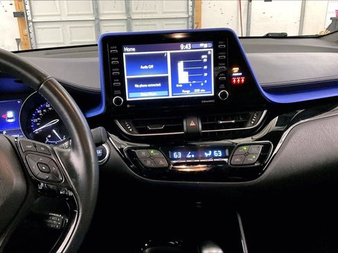 Used 2020 Toyota C-HR XLE image 6