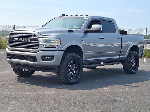 Used 2022 RAM 2500 Laramie AWD/4WD image 3