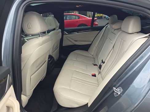Used 2019 BMW 530i RWD image 13