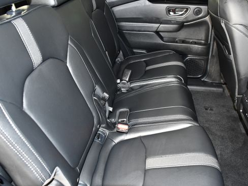 Used 2025 Honda Pilot Touring image 45