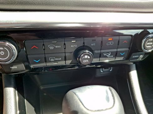 Used 2023 Jeep Compass High Altitude AWD/4WD image 17