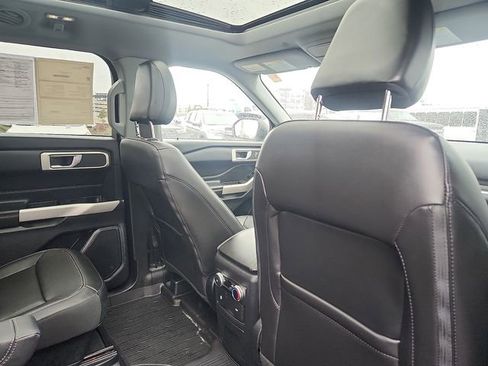 Certified 2022 Ford Explorer XLT w/ Equipment Group 202A image 29