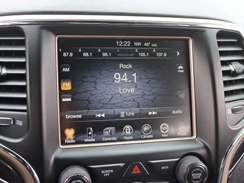 Used 2017 Jeep Grand Cherokee Overland AWD/4WD image 24
