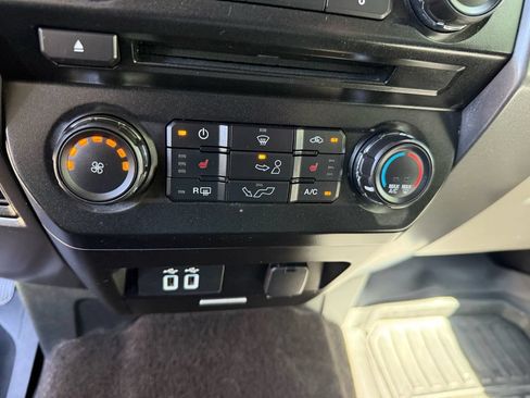 Used 2017 Ford F150 XLT w/ Equipment Group 302A Luxury AWD/4WD image 30