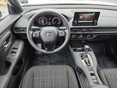 Used 2024 Honda HR-V Sport image 12