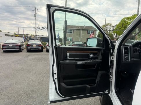 Used 2017 RAM 2500 Laramie w/ Sport Appearance Group AWD/4WD image 9