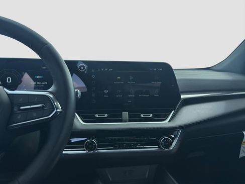 Used 2025 Chevrolet Equinox LT FWD image 15