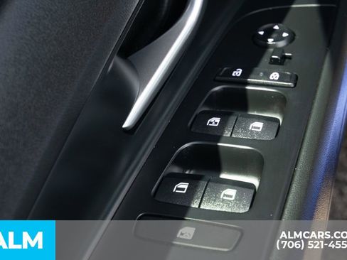 Used 2022 Hyundai Elantra Limited image 28