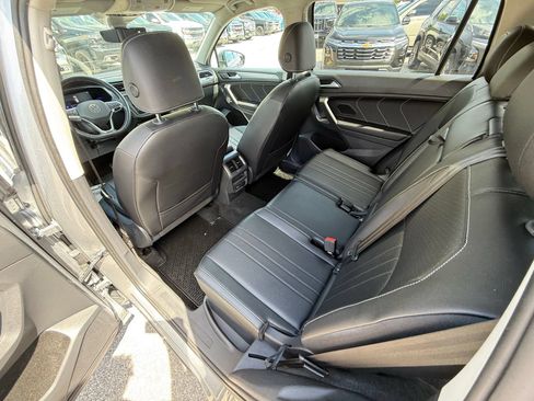 Used 2022 Volkswagen Tiguan SE AWD/4WD image 20
