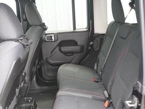 Used 2024 Jeep Wrangler Unlimited Rubicon w/ Technology Group AWD/4WD image 30