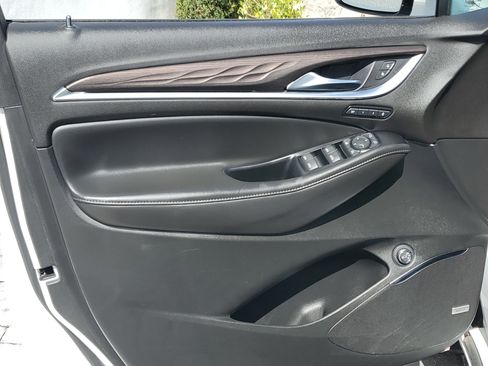 Used 2024 Buick Enclave Avenir w/ Avenir Technology Package image 19