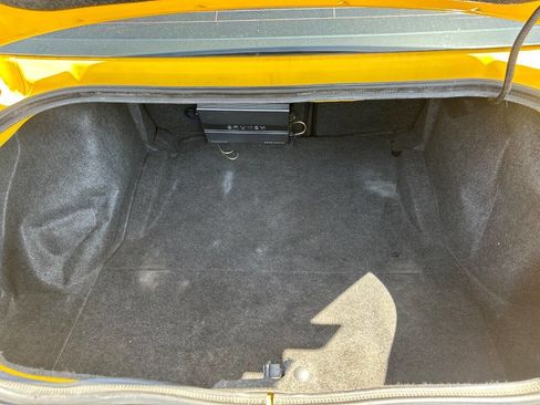 Used 2018 Dodge Challenger SXT image 11