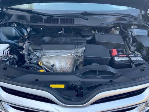 Used 2015 Toyota Venza LE image 32