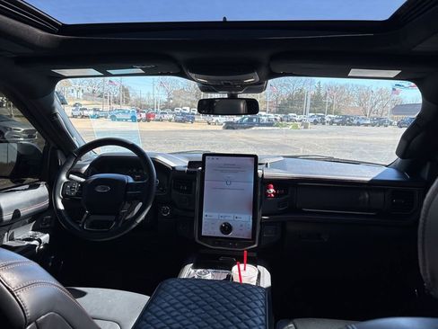 Certified 2024 Ford Expedition Max Platinum image 10