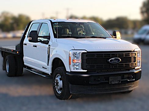 Used 2025 Ford F350 XL AWD/4WD image 3