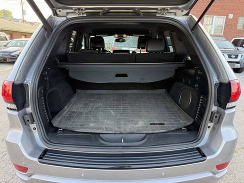 Used 2017 Jeep Grand Cherokee Altitude AWD/4WD image 3
