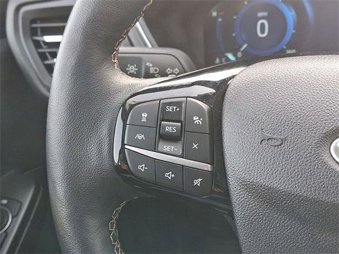 Certified 2022 Ford Escape Titanium w/ Titanium Elite Package image 17