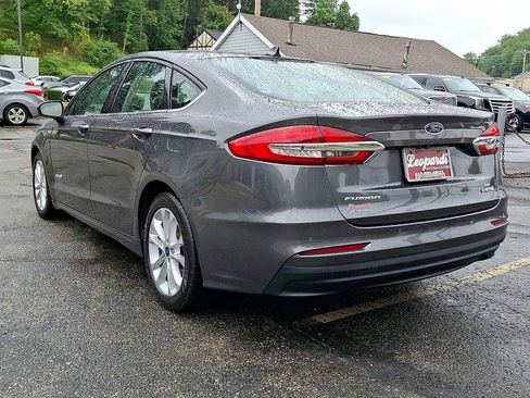 Used 2019 Ford Fusion SE image 4